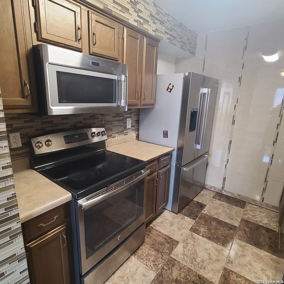 12020 Maplerock St - Photo 4 of 30