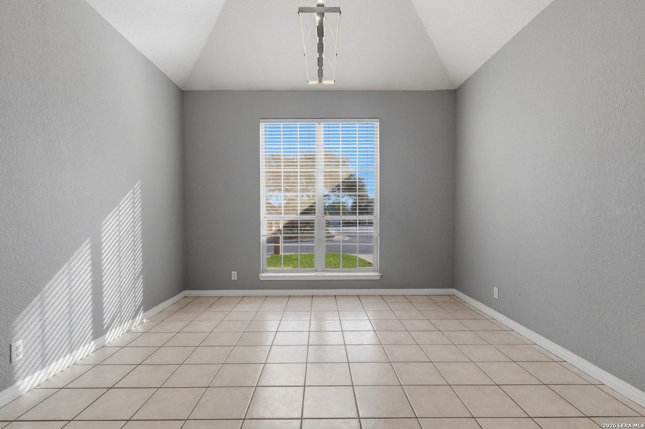 1174 Vista Bonita - Photo 4 of 28