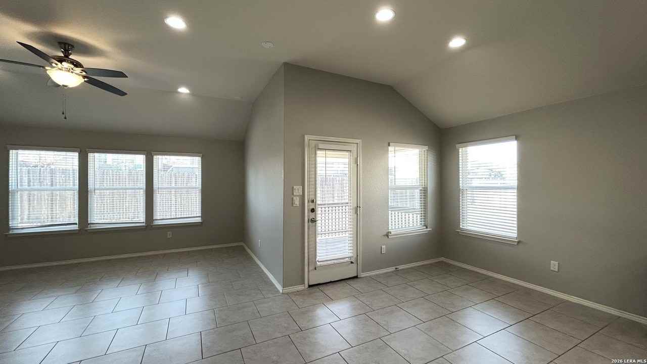 1607 Argos Star - Photo 6 of 31