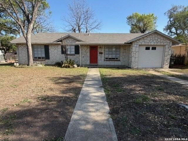 114 Erskine Pl - Photo 2 of 12