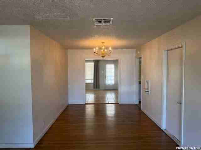 114 Erskine Pl - Photo 3 of 12