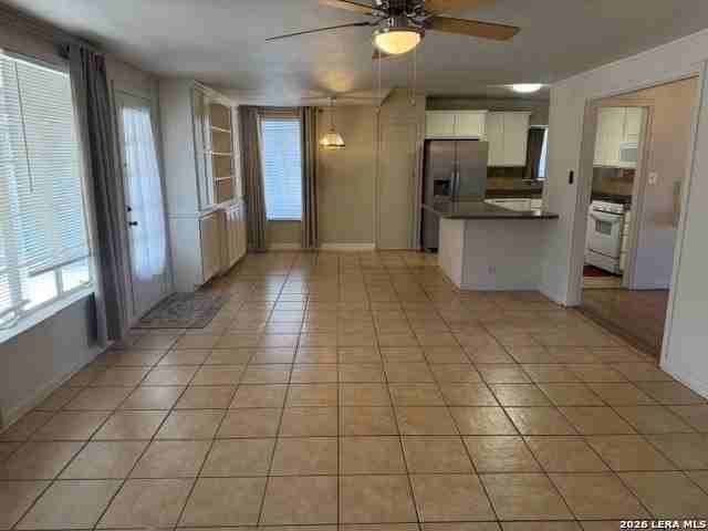 114 Erskine Pl - Photo 6 of 12