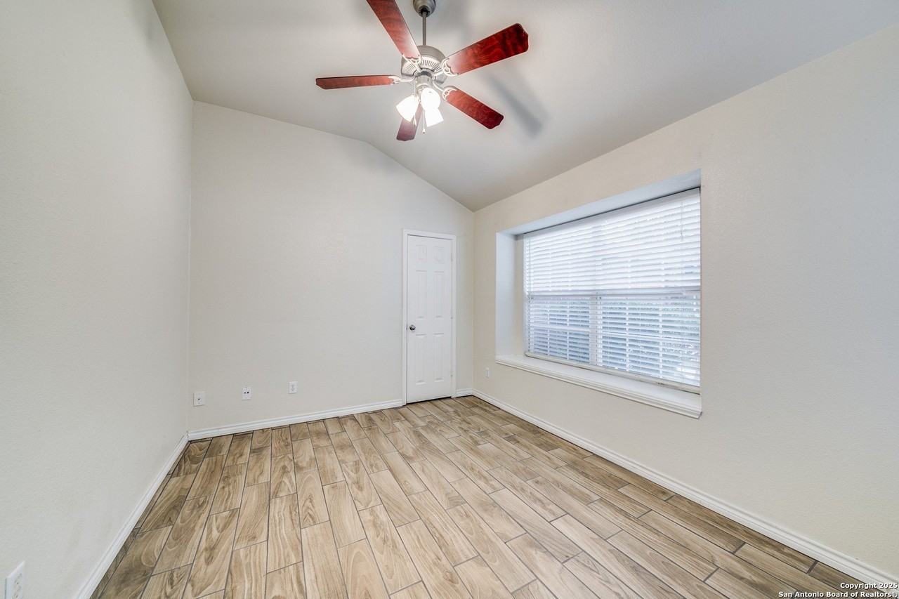 353 Placid Mdw - Photo 5 of 10