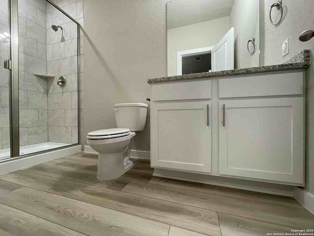 21506 James Charles - Photo 7 of 20