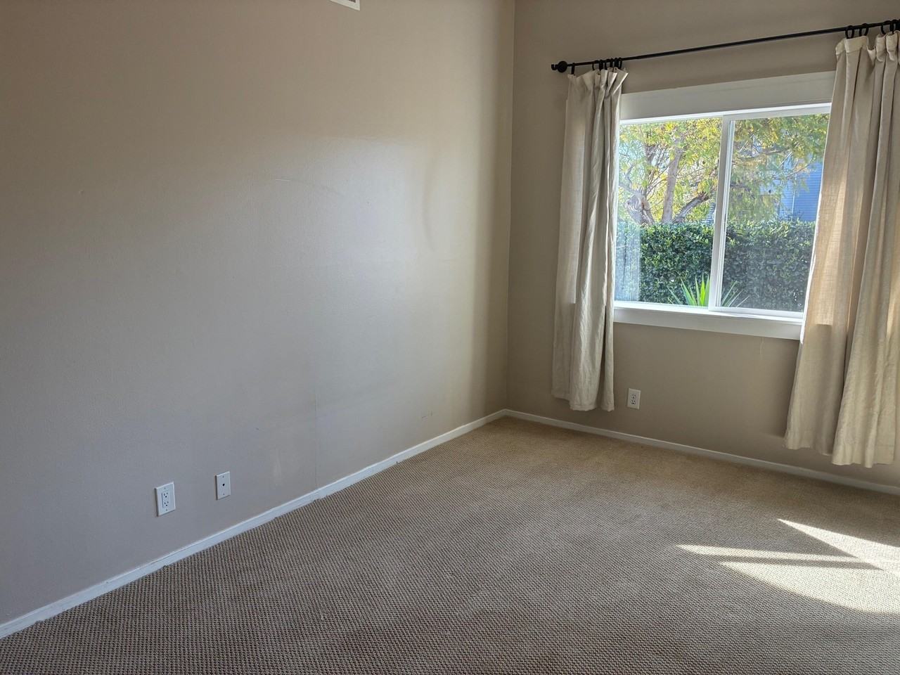 4118 San Martin Way Unit B - Photo 5 of 12