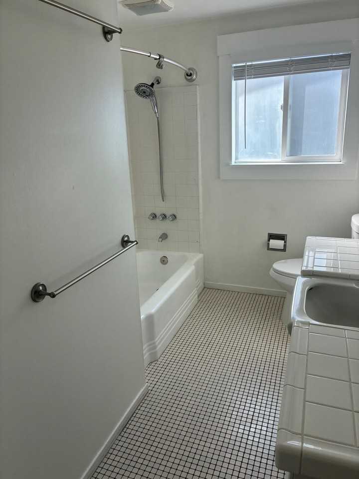 4118 San Martin Way Unit B - Photo 6 of 12