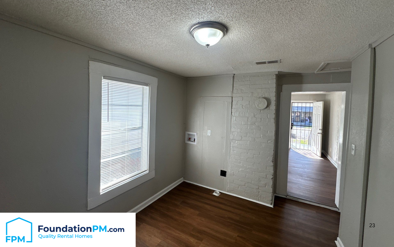 1596 Barton St #1 - Photo 5 of 13