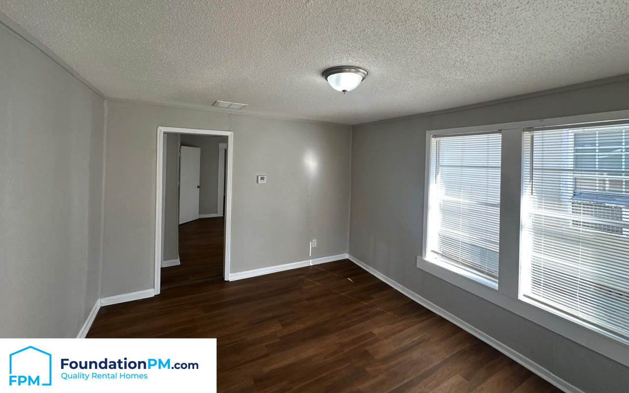 1596 Barton St #1 - Photo 7 of 13