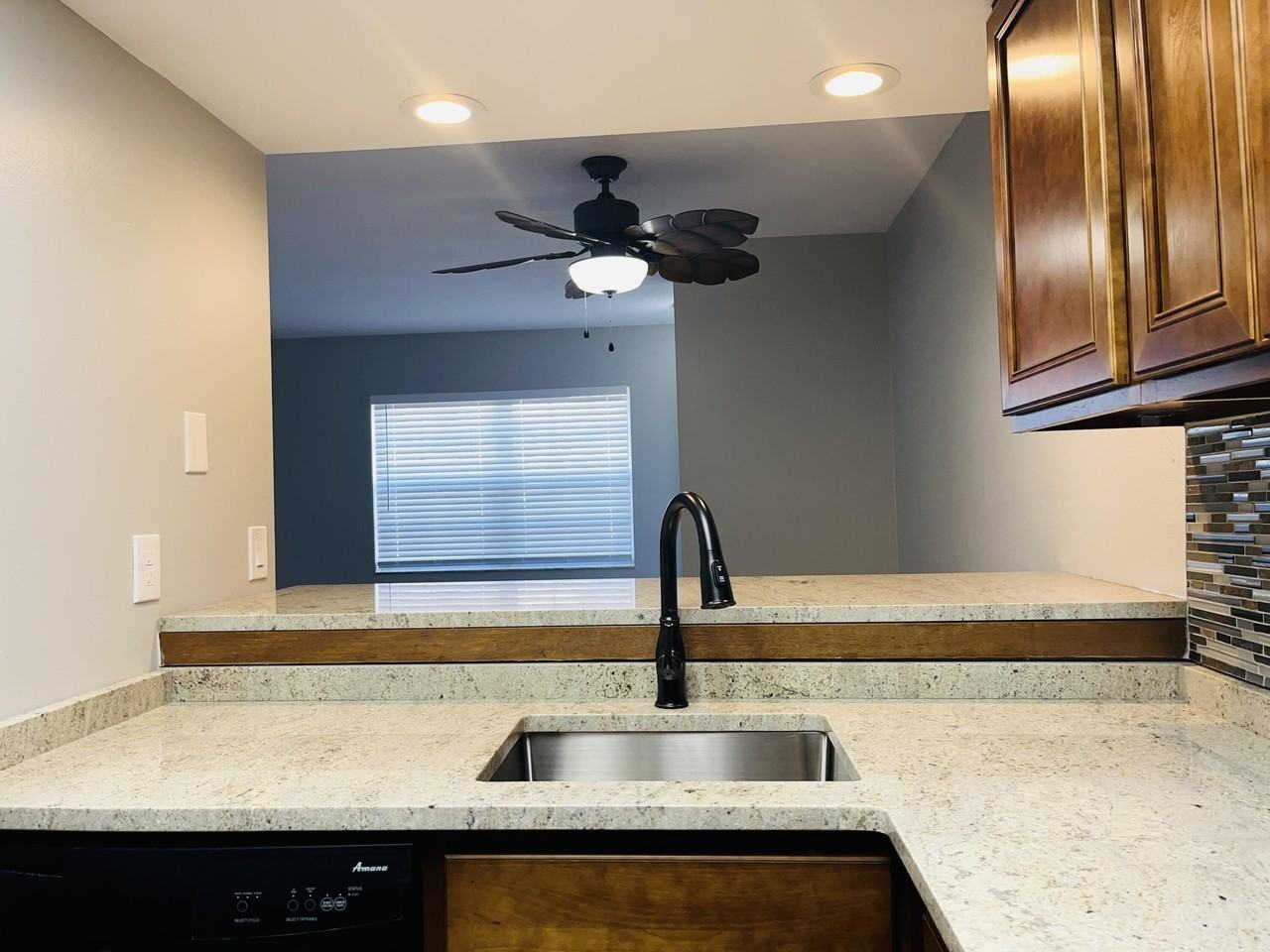 3042 Sir Hamilton Cir Unit 6 - Photo 4 of 13