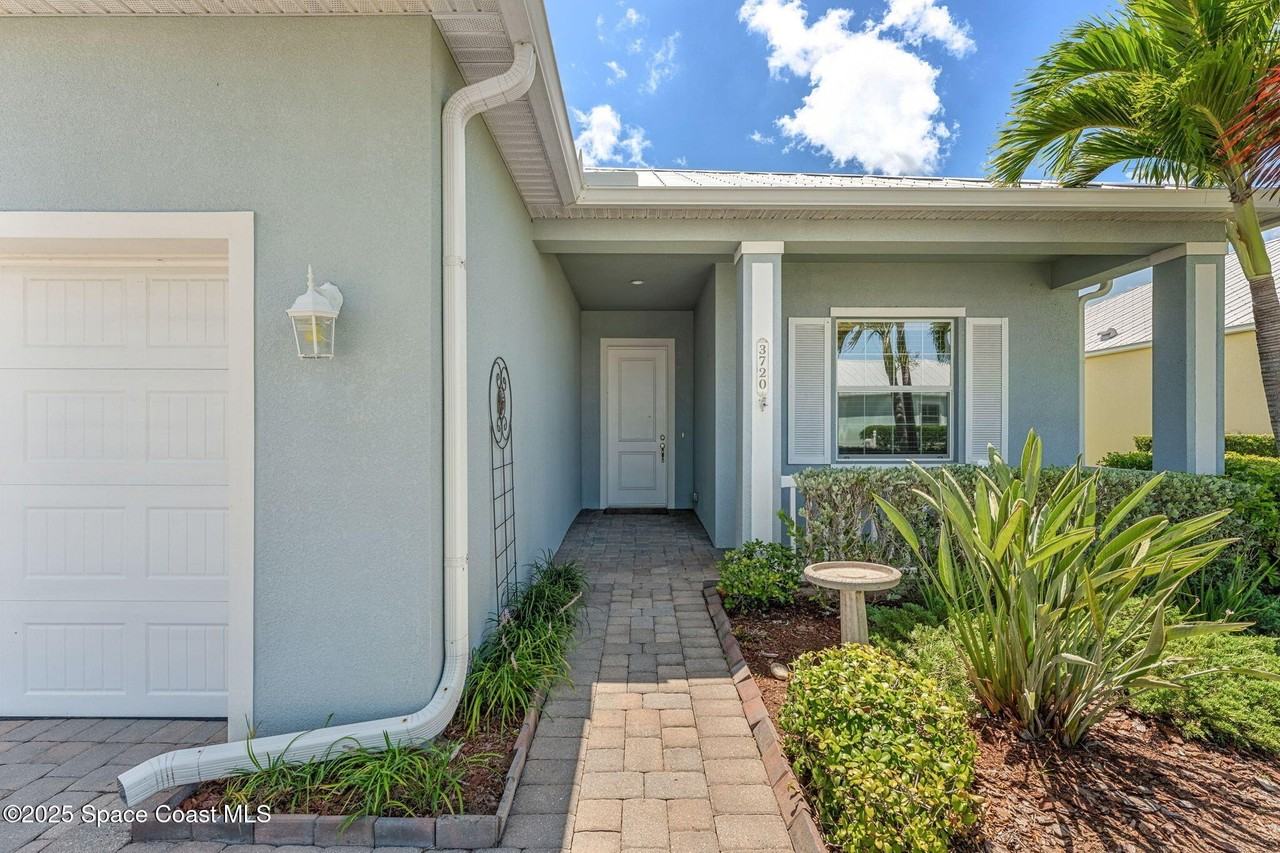 3720 Alamanda Key Dr - Photo 4 of 50