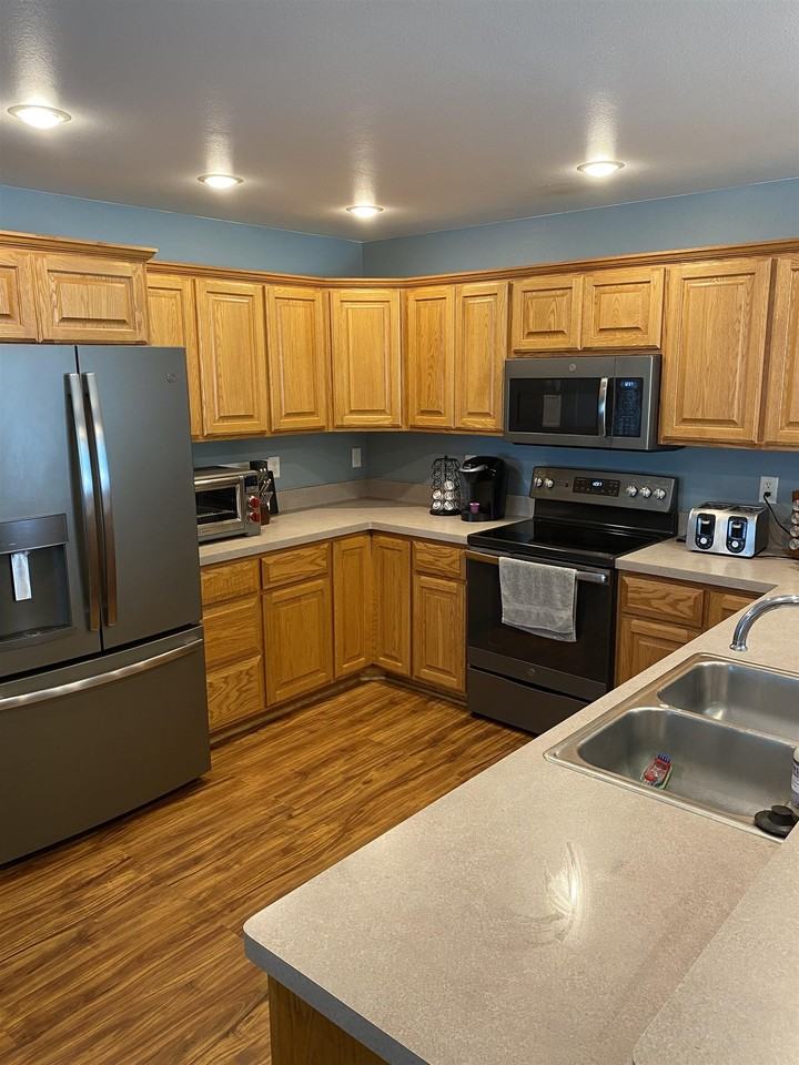 701 Cork Xing - Photo 7 of 25