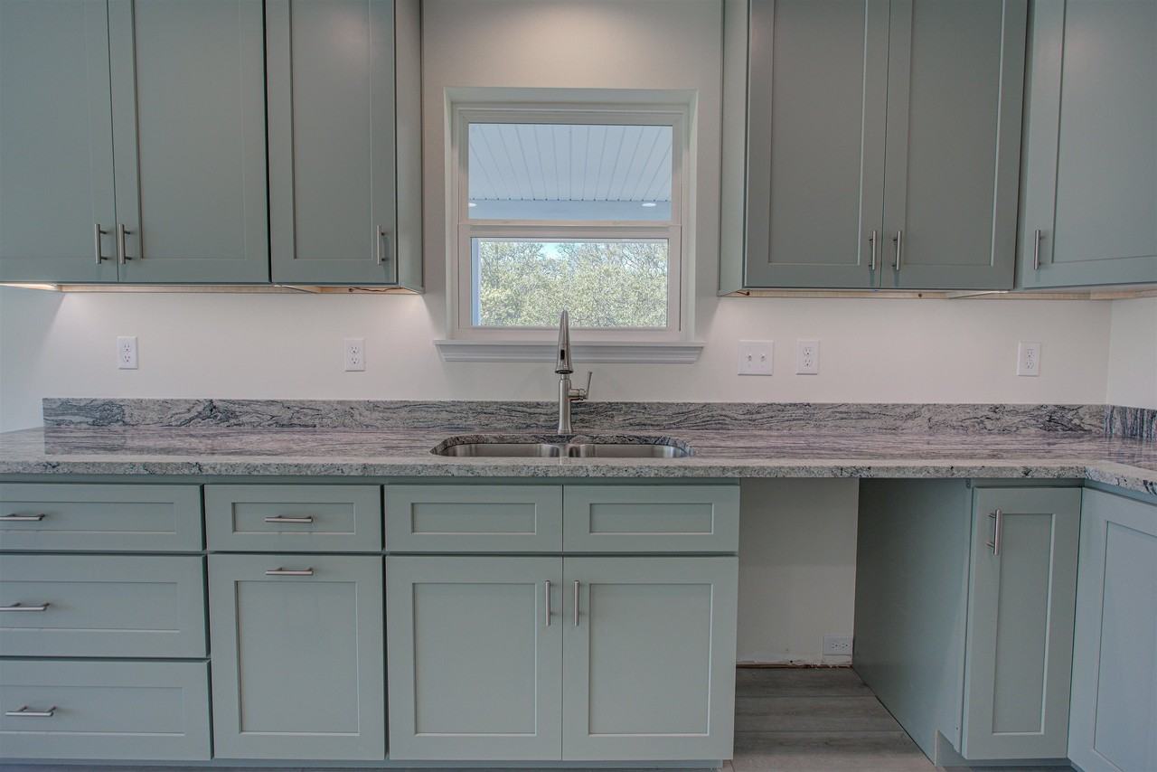 253 Desoto Rd - Photo 5 of 25