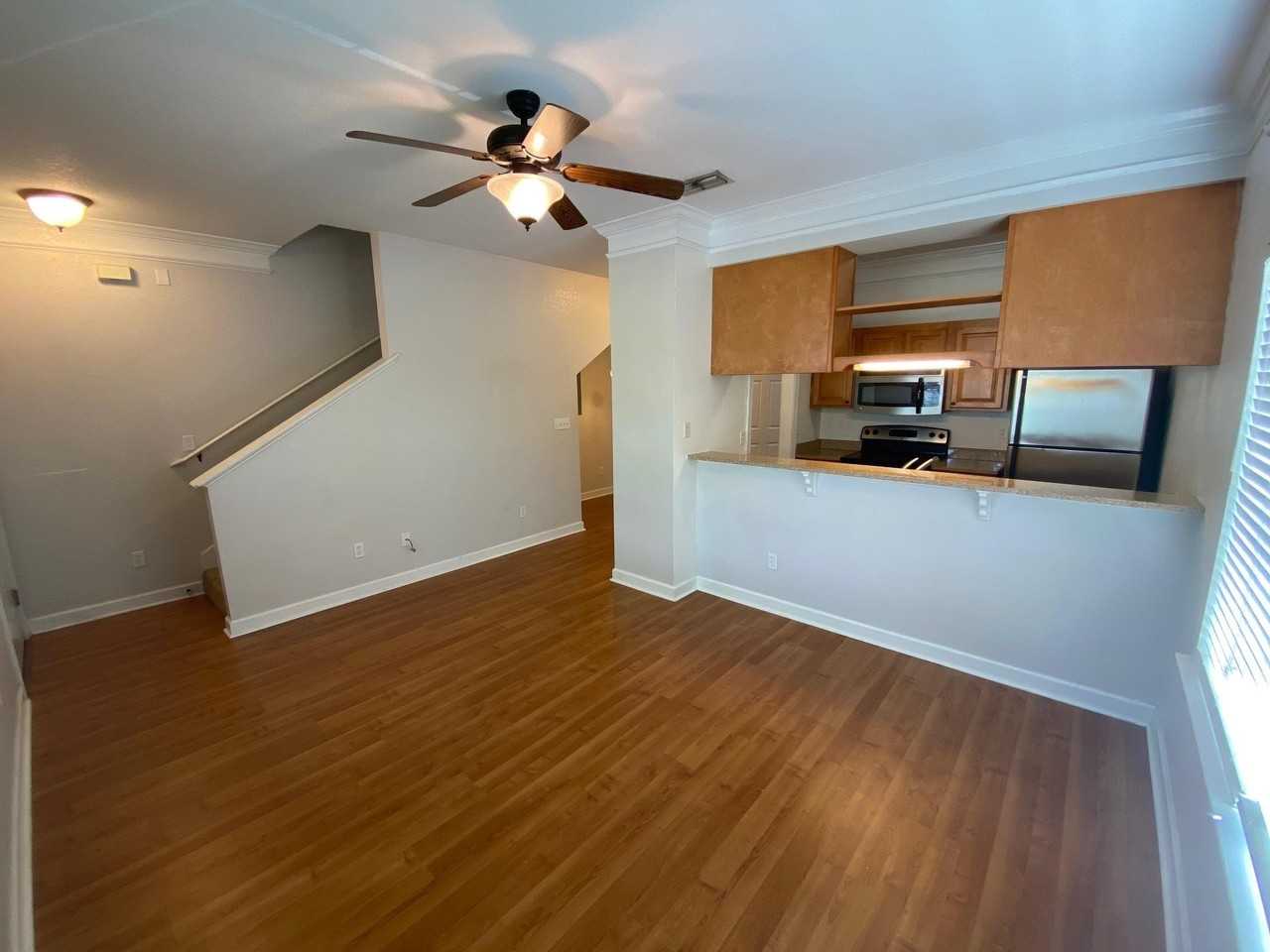 1930 Honolulu Ln - Photo 3 of 17