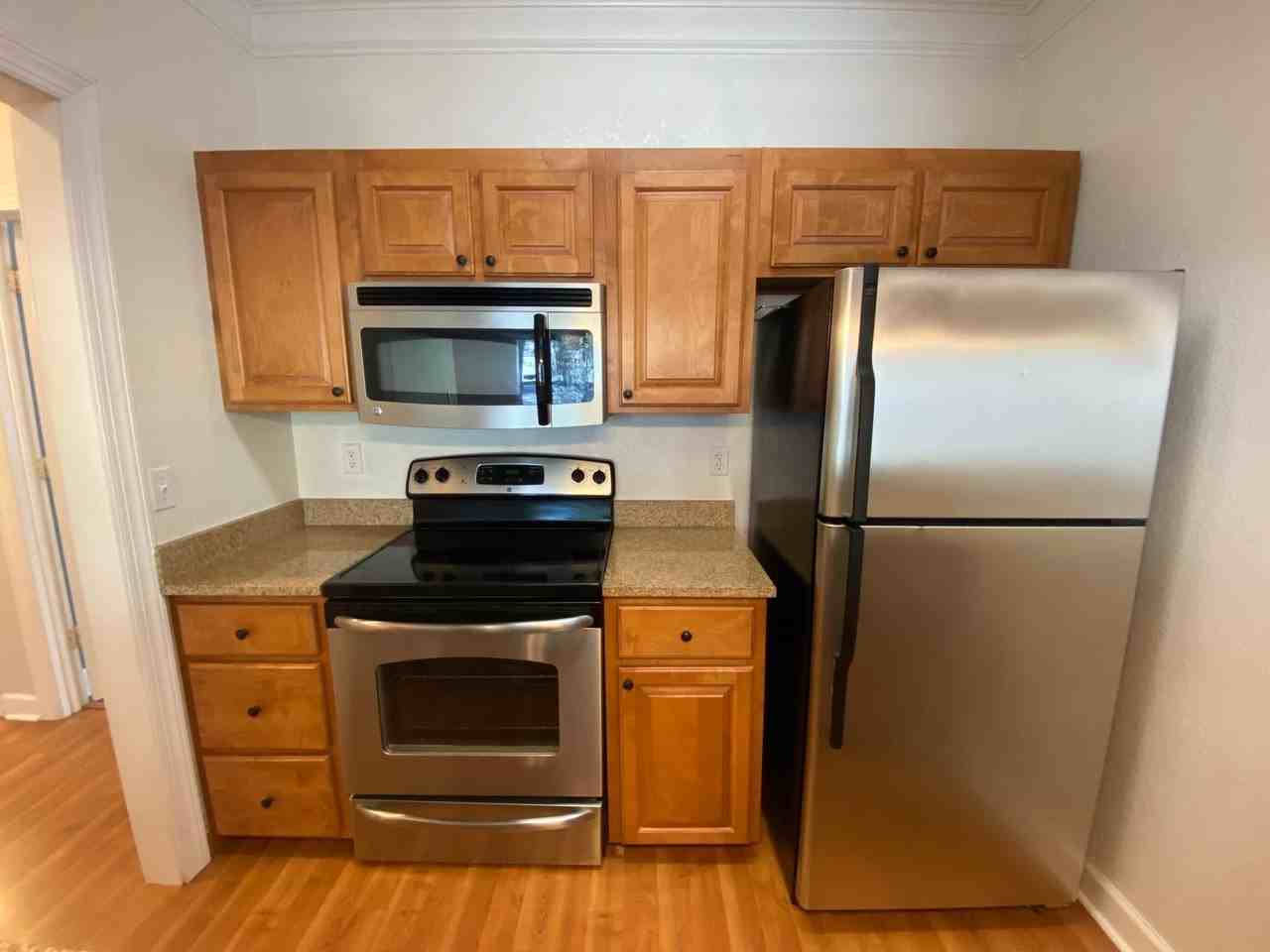 1930 Honolulu Ln - Photo 5 of 17