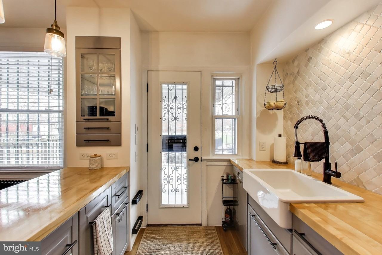 1766 E St Ne - Photo 3 of 37