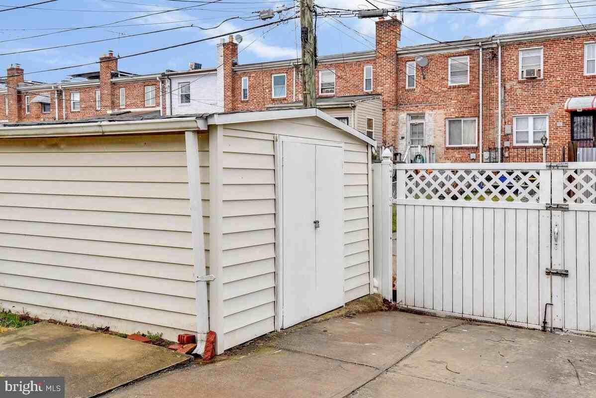 121 Anacostia Ave Ne - Photo 7 of 34