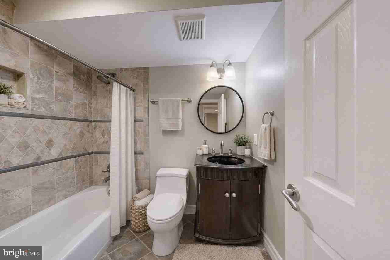 6 Rhode Island Ave Nw Apt 2 - Photo 7 of 27