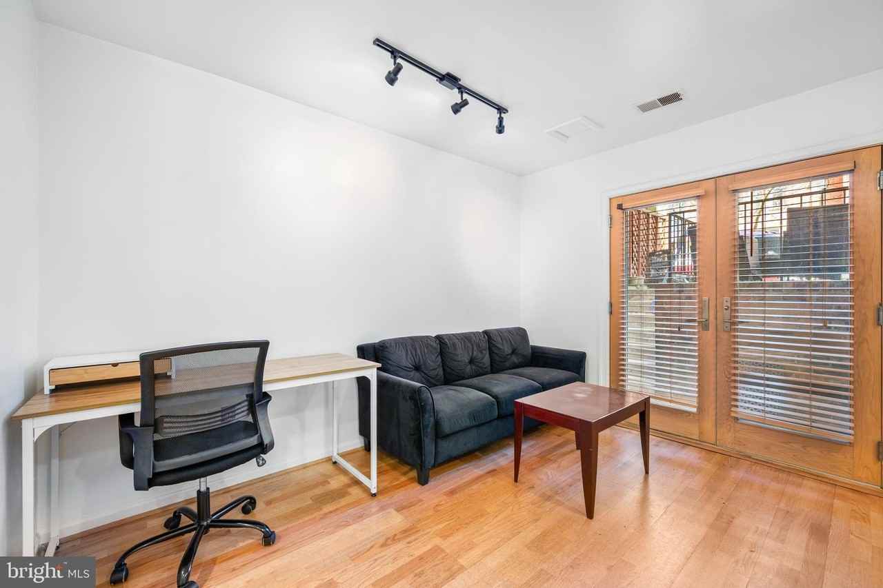 1645 Park Rd Nw Apt 2 - Photo 5 of 19