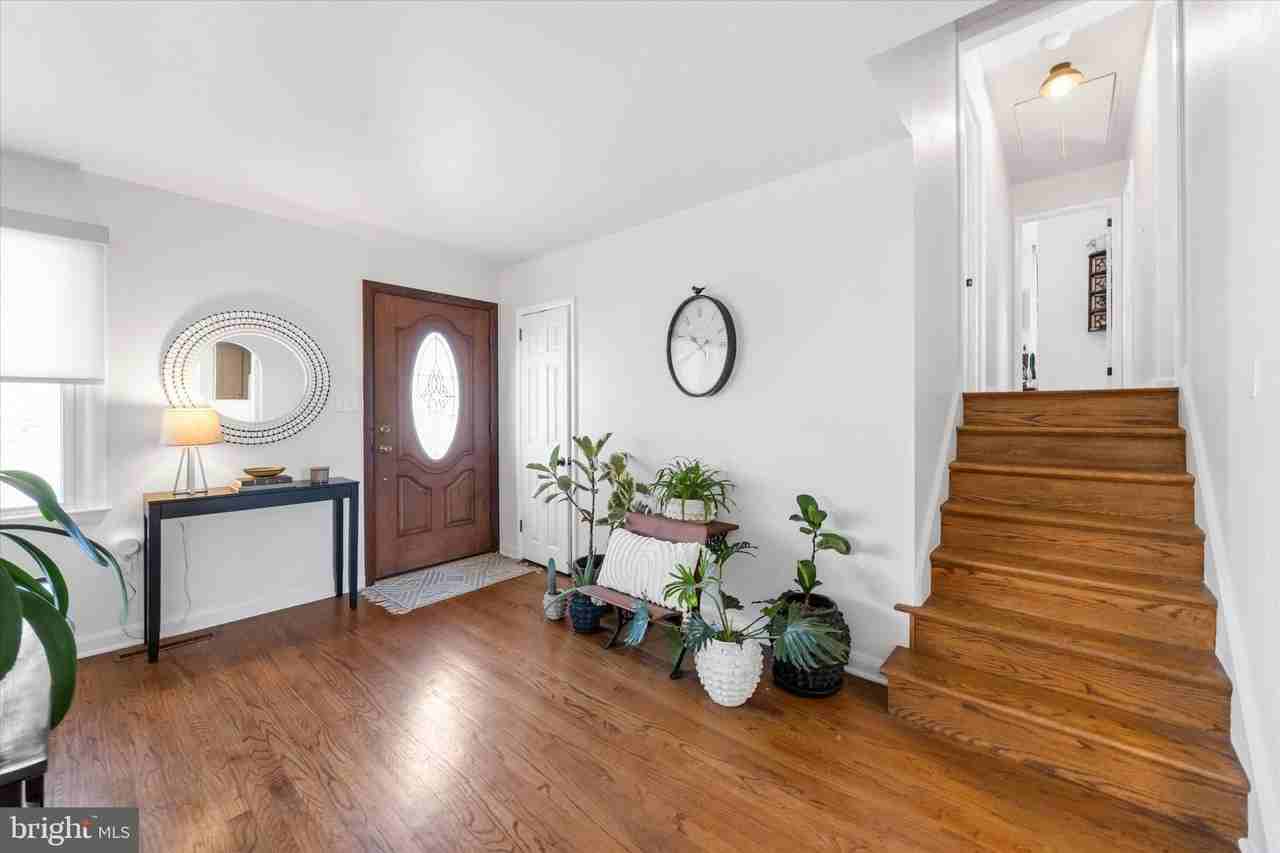 1912 Longcome Dr - Photo 3 of 36