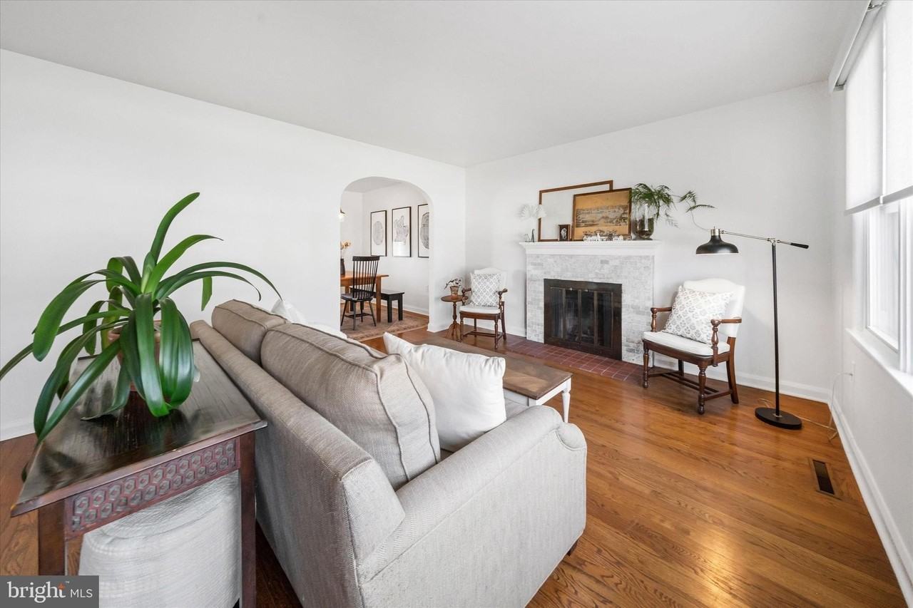 1912 Longcome Dr - Photo 4 of 36