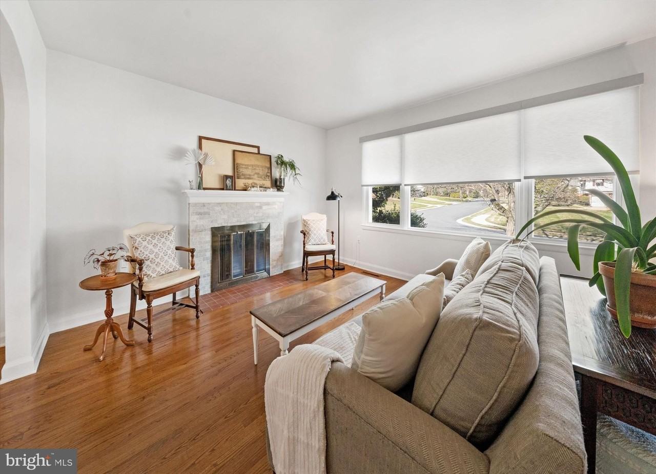 1912 Longcome Dr - Photo 6 of 36