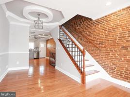 featured image of 2624 Llewelyn Ave