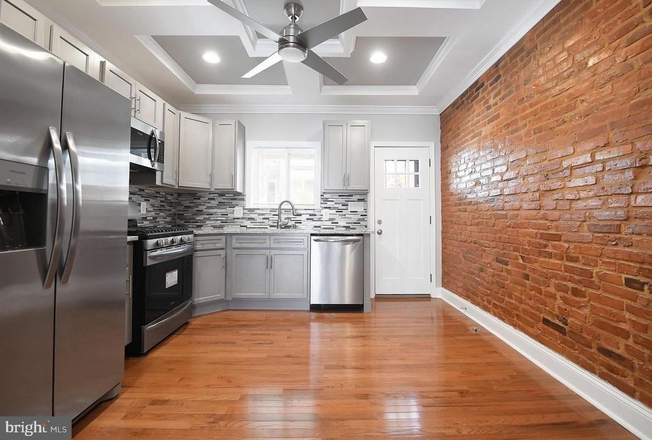 2624 Llewelyn Ave - Photo 5 of 32