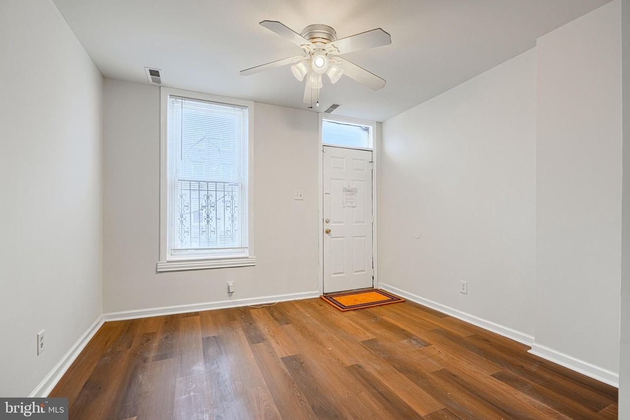 1138 W Lombard St - Photo 4 of 27