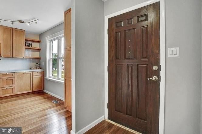 94 Blueridge Ct - Photo 2 of 32