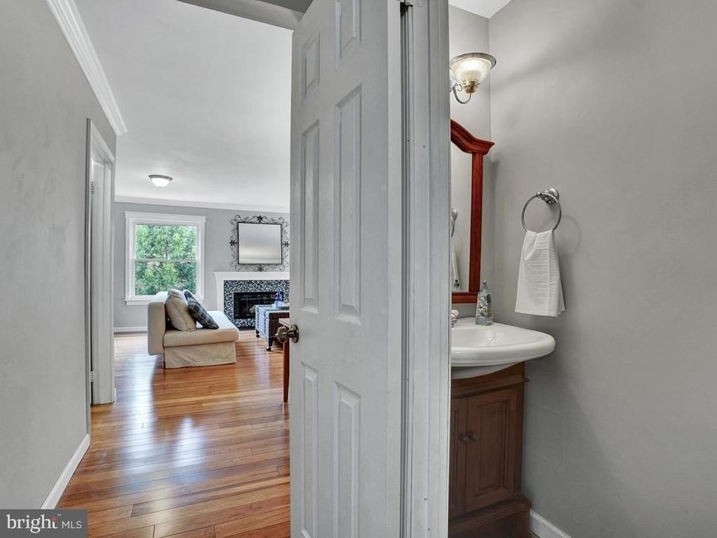 94 Blueridge Ct - Photo 7 of 32