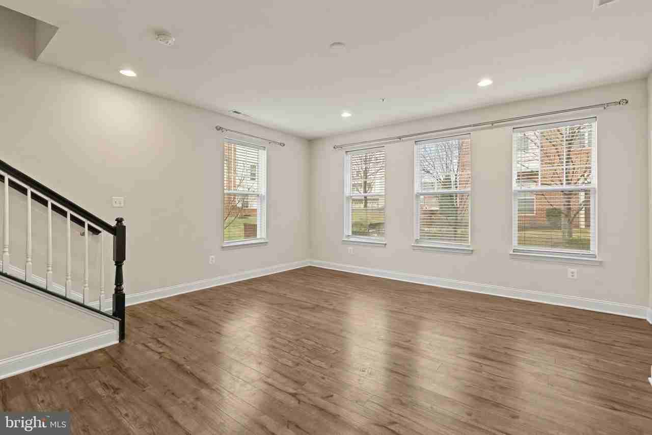 7328 Harlow Way Unit B - Photo 4 of 25