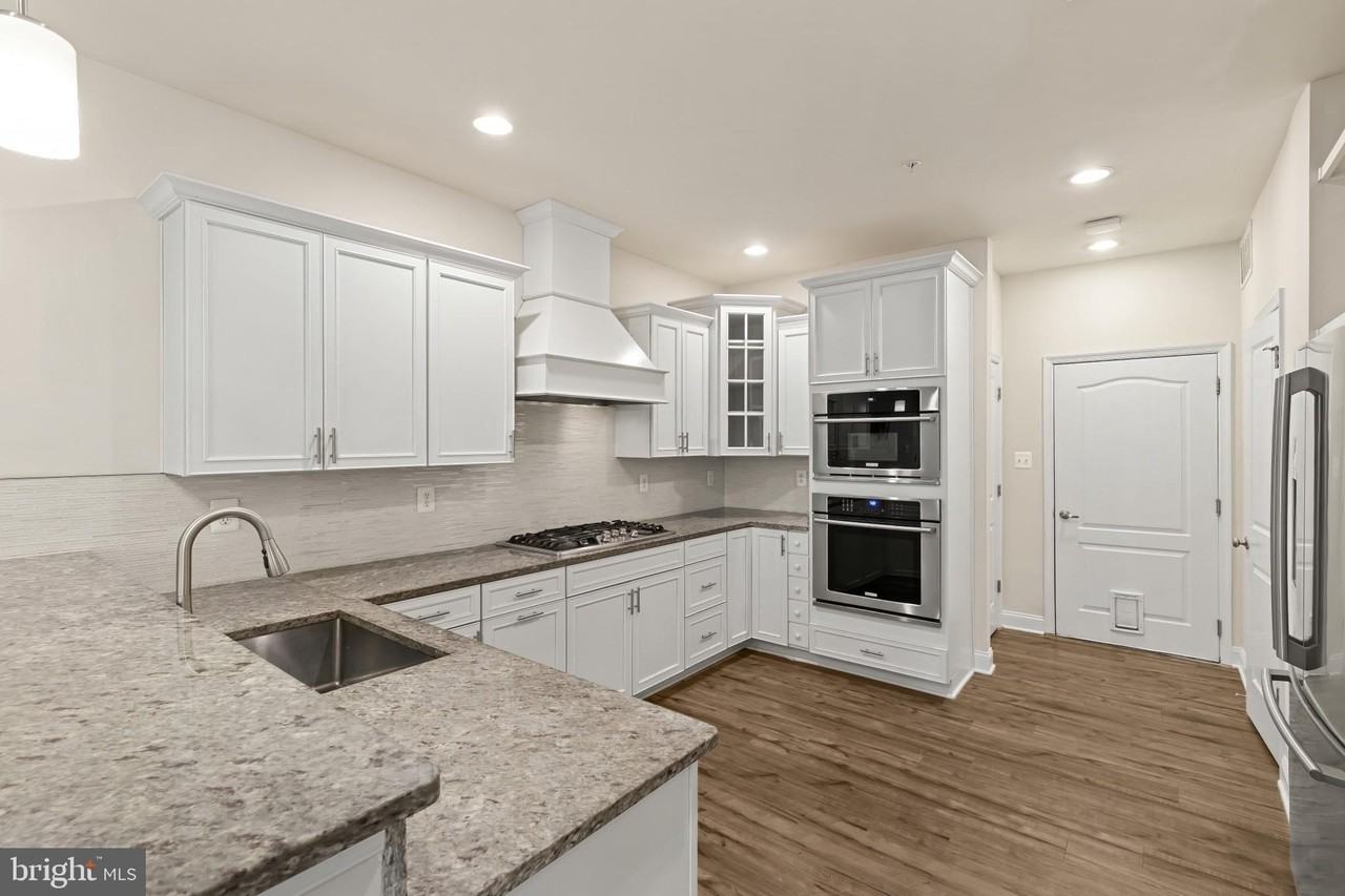 7328 Harlow Way Unit B - Photo 5 of 25