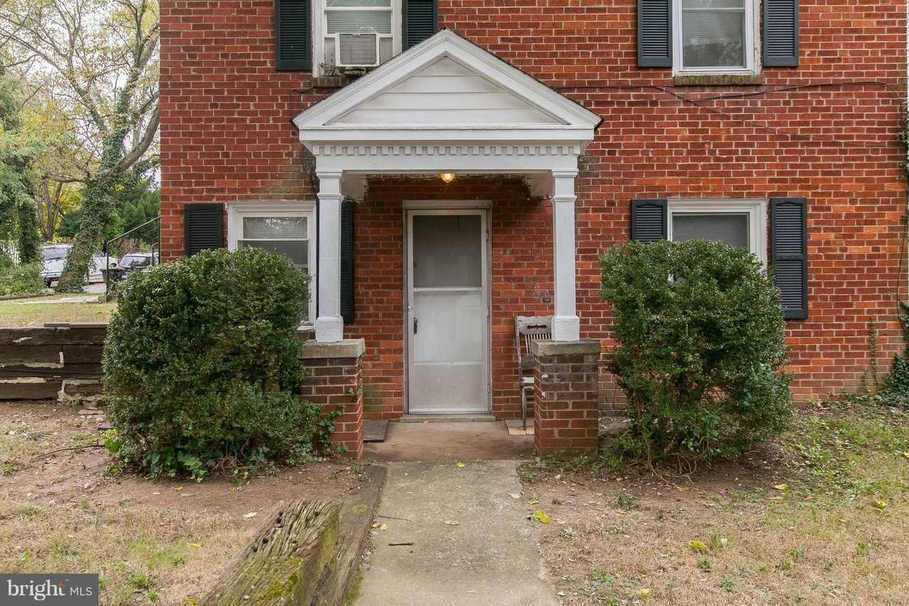 908 Prospect St Apt 4 - Photo 3 of 16