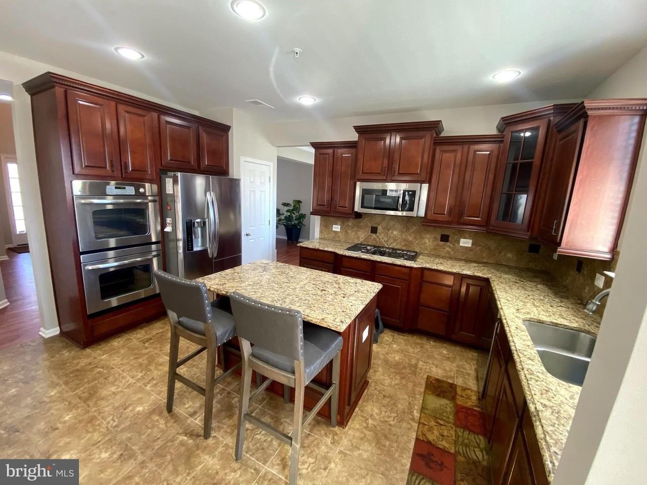 2716 Lake Forest Dr - Photo 2 of 50