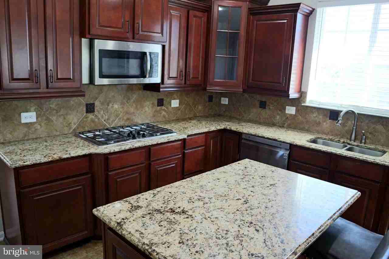 2716 Lake Forest Dr - Photo 3 of 50