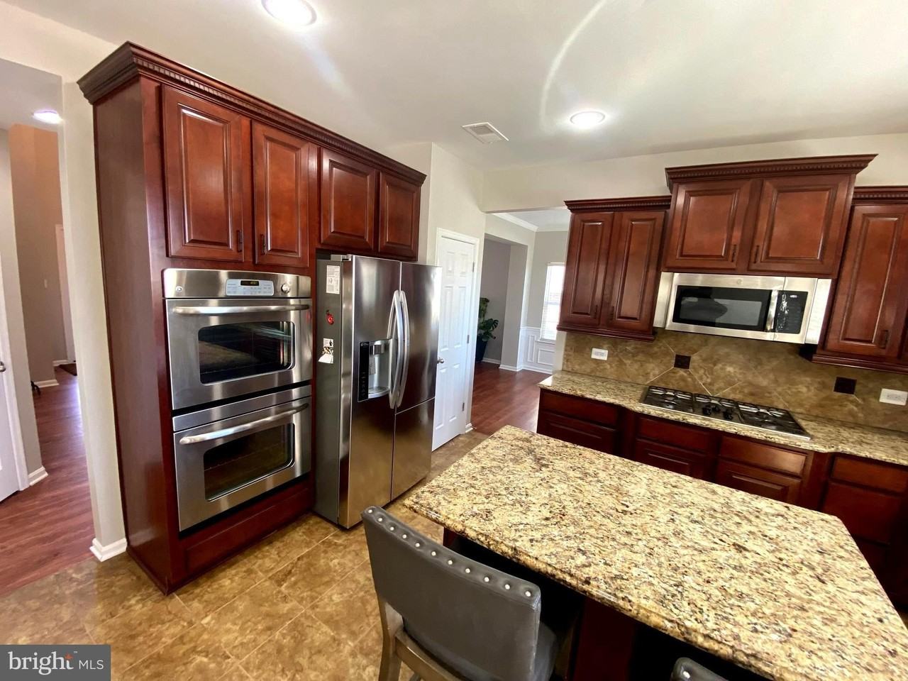 2716 Lake Forest Dr - Photo 7 of 50