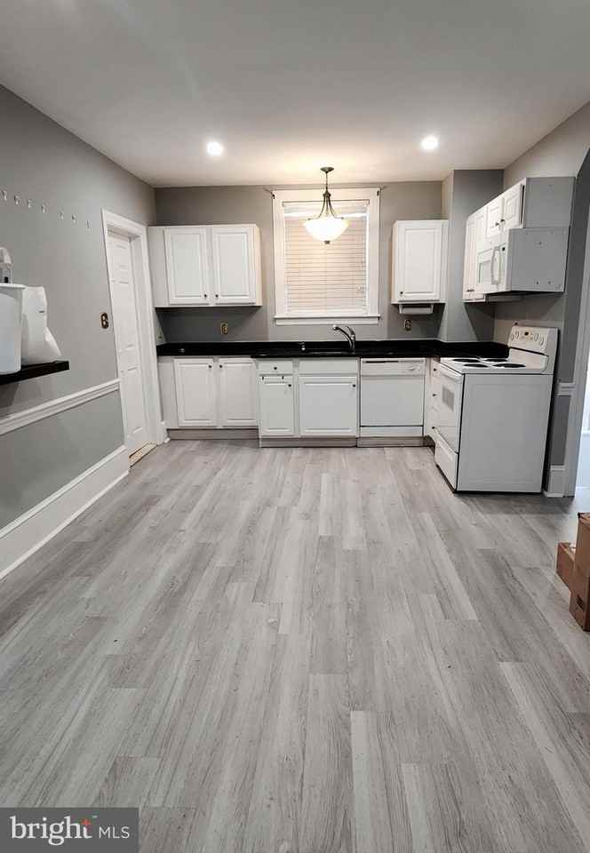 80 E Main St - Photo 2 of 10