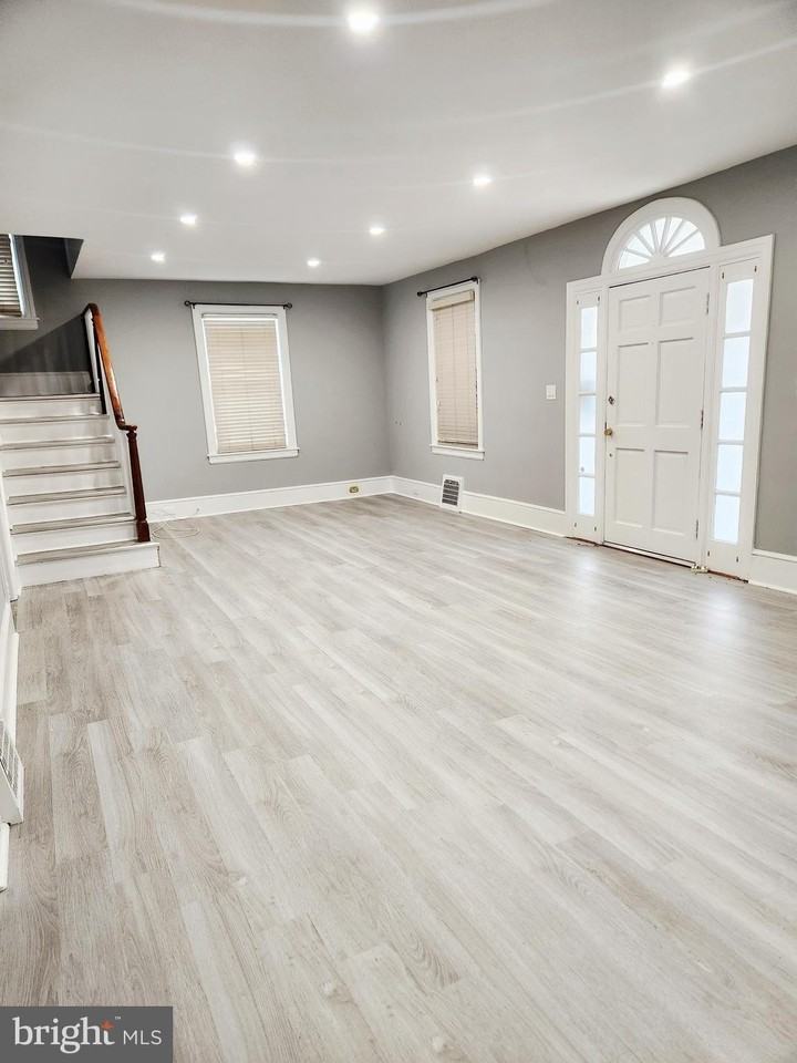 80 E Main St - Photo 5 of 10