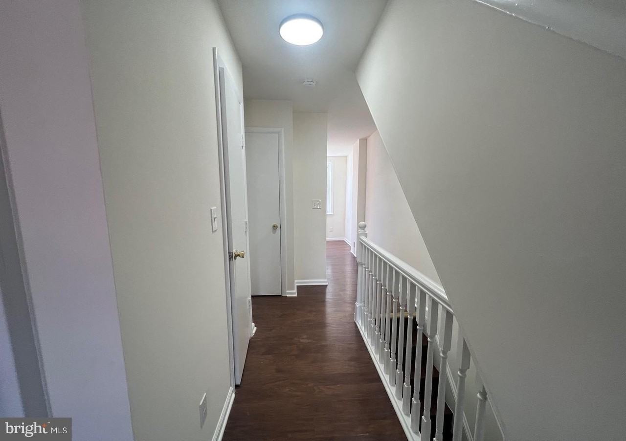 336 Barclay St Unit B - Photo 6 of 14