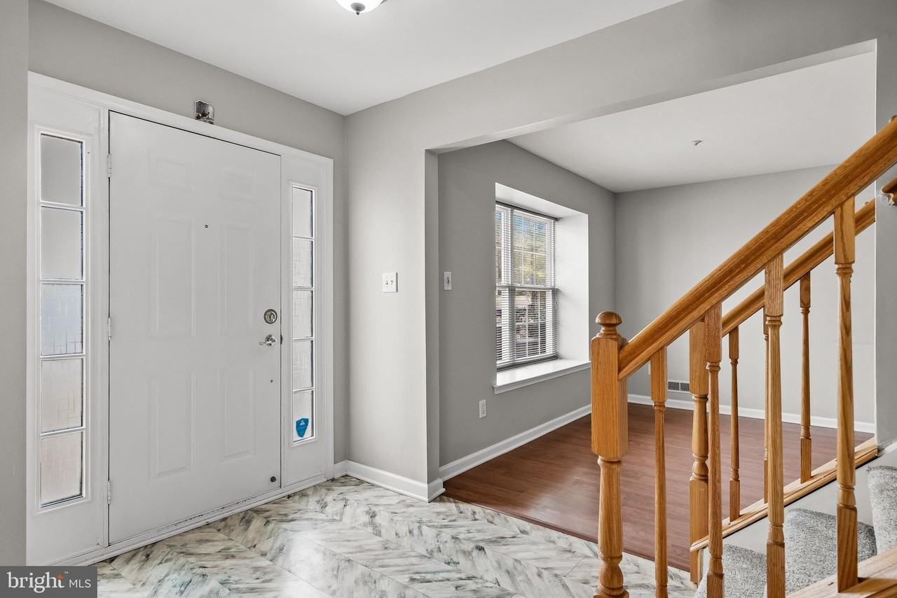 1505 Beacon Hill Dr - Photo 3 of 28