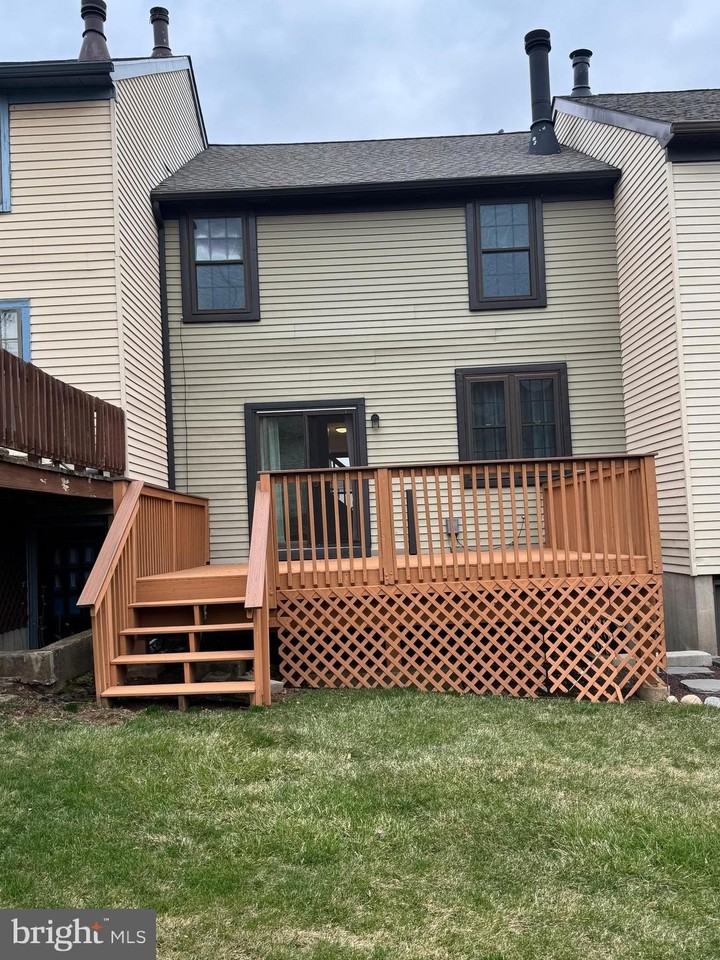 204 Livingston Ct - Photo 2 of 19