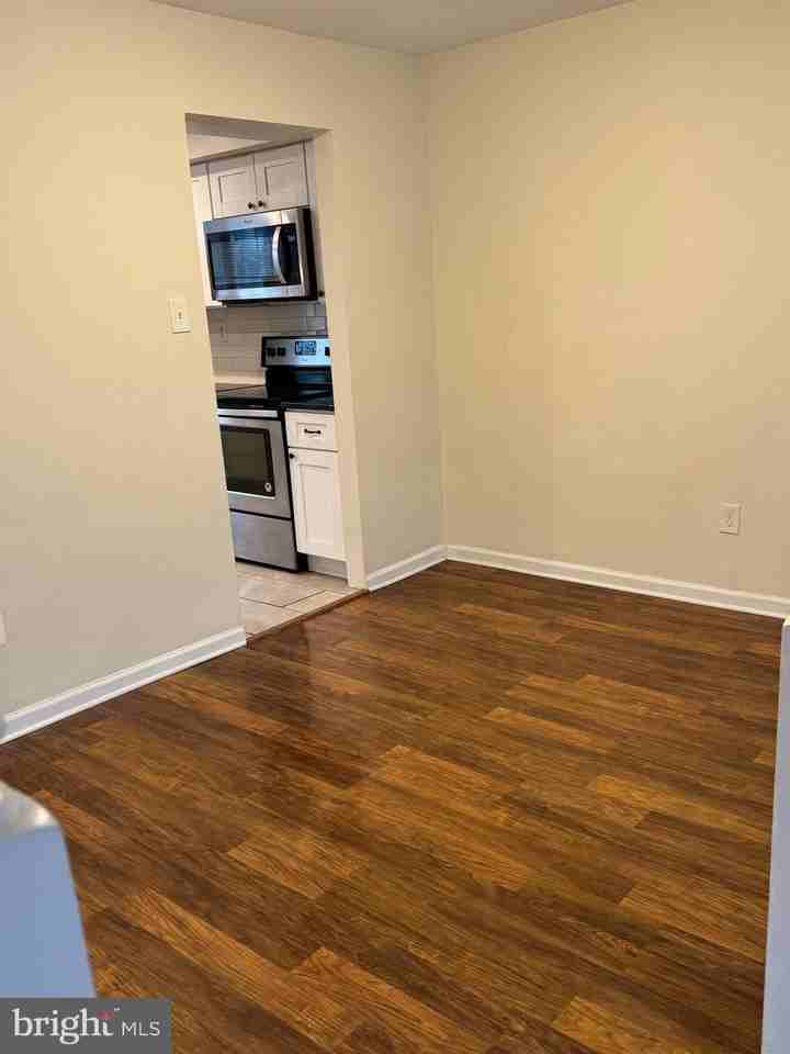 204 Livingston Ct - Photo 4 of 19