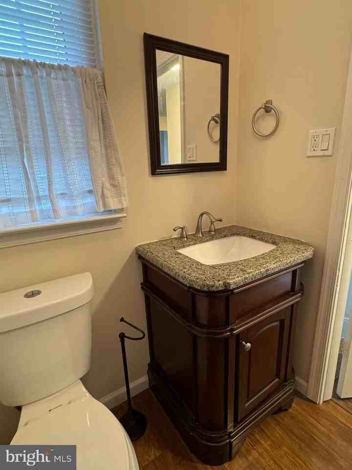 204 Livingston Ct - Photo 5 of 19