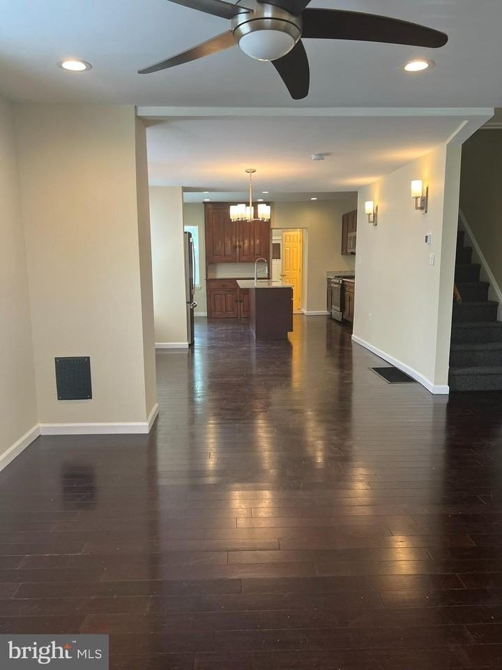 42 Holland Ave - Photo 5 of 30