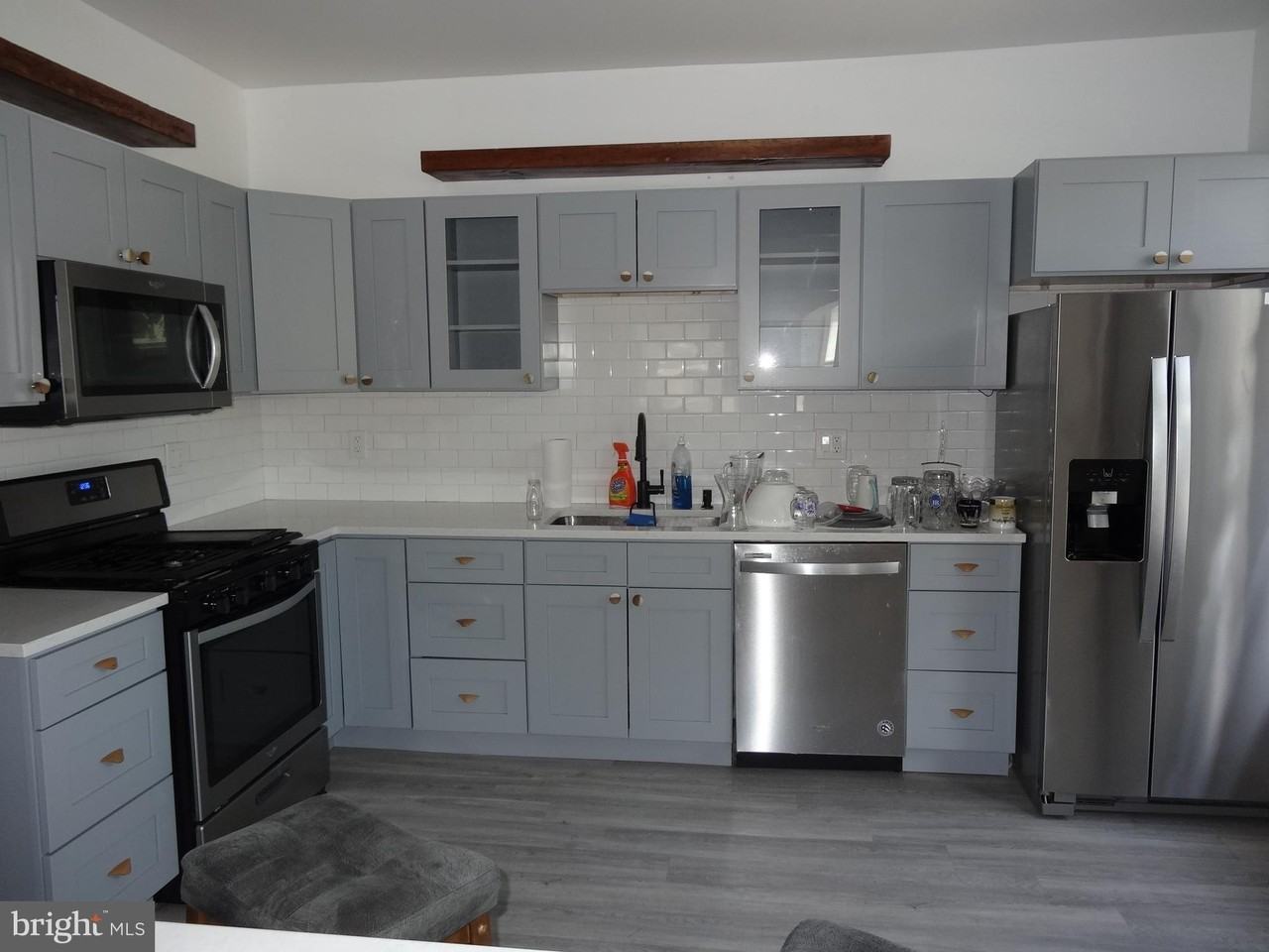 114 Levering St 2nd Fl - Photo 6 of 15