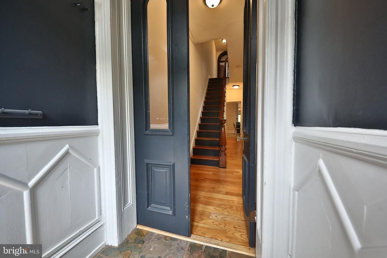 2805 Poplar St - Photo 2 of 34