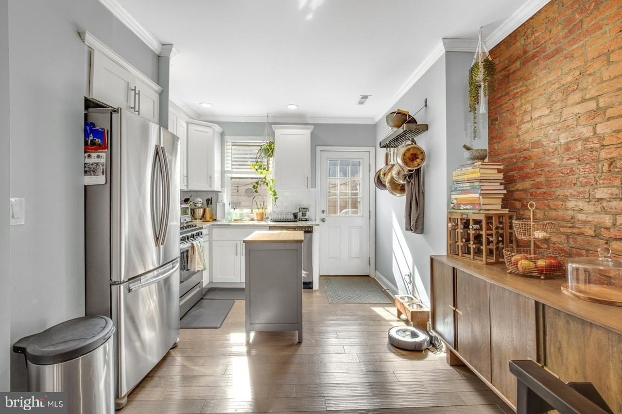 2531 Collins St - Photo 6 of 25