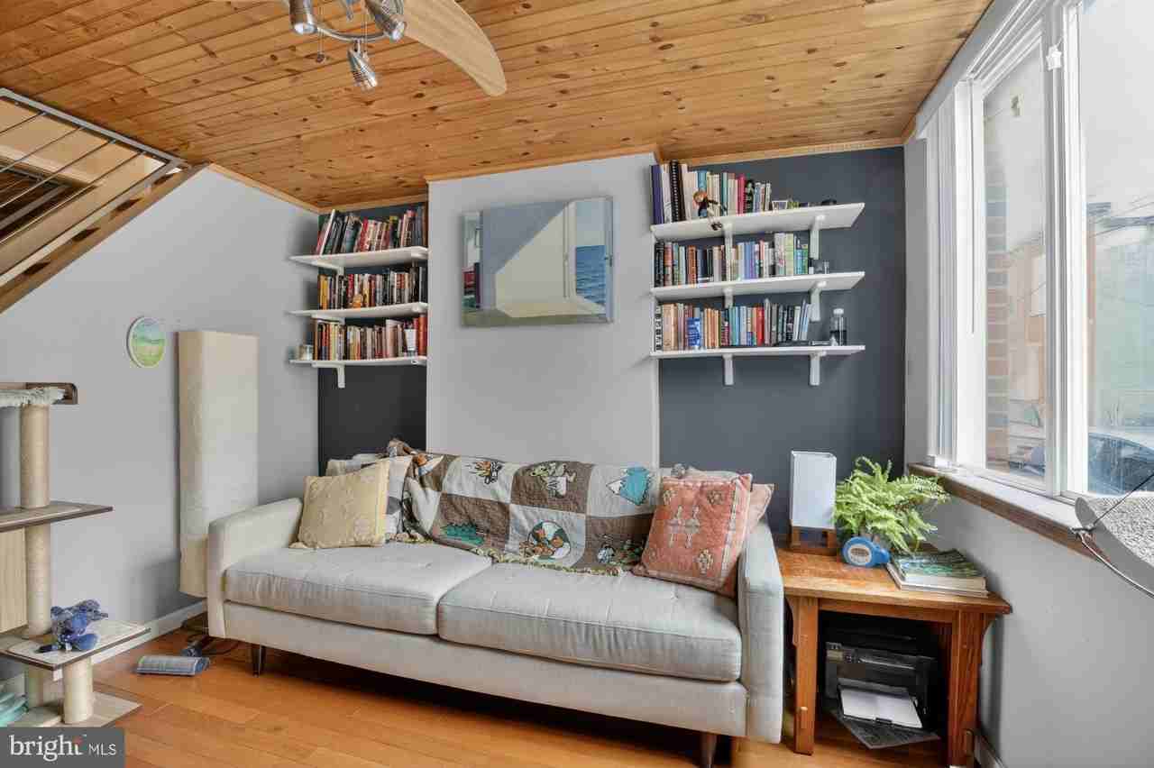 416 E Flora St - Photo 2 of 21