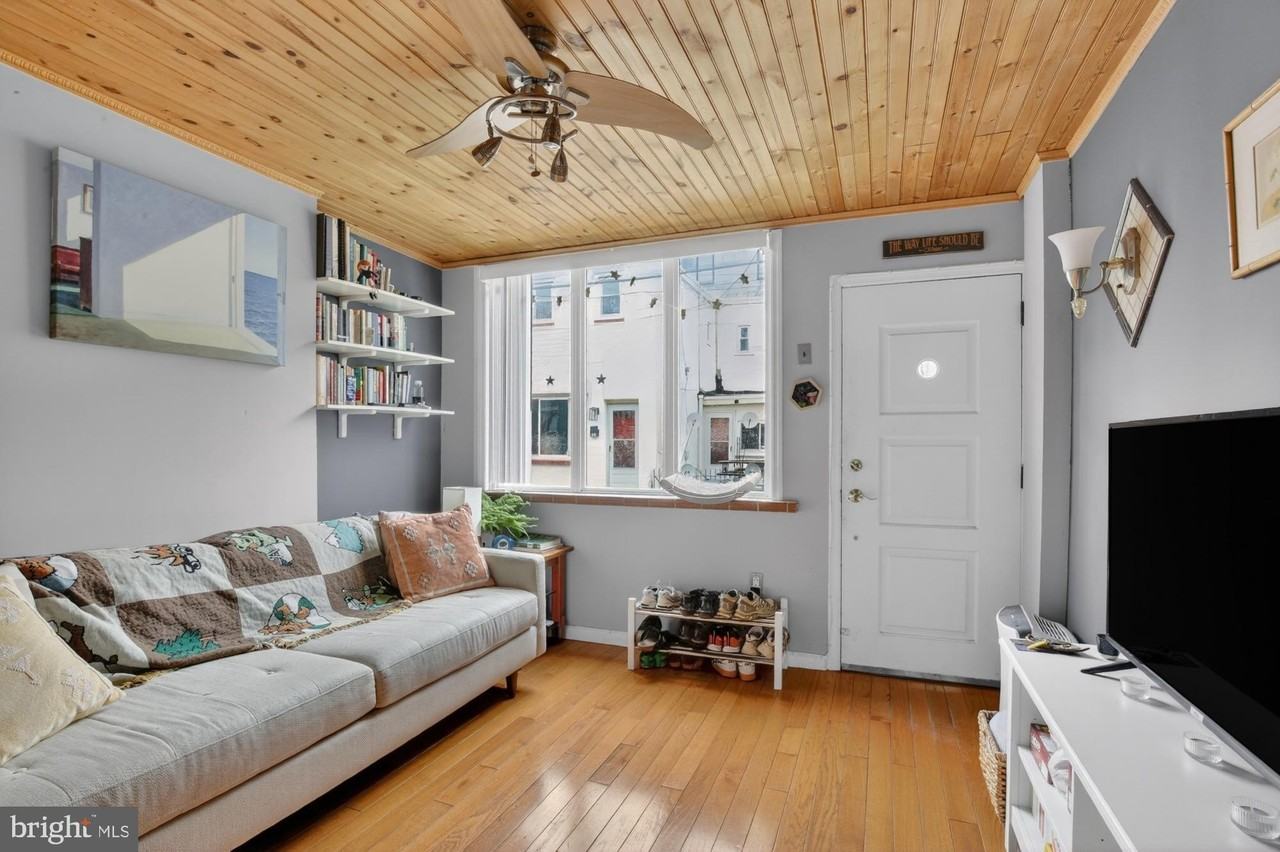 416 E Flora St - Photo 3 of 21