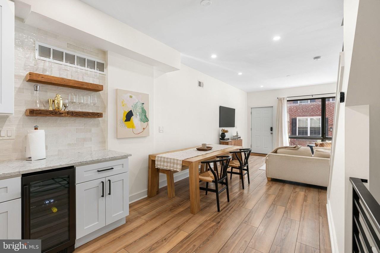 2231 Earp St - Photo 5 of 24